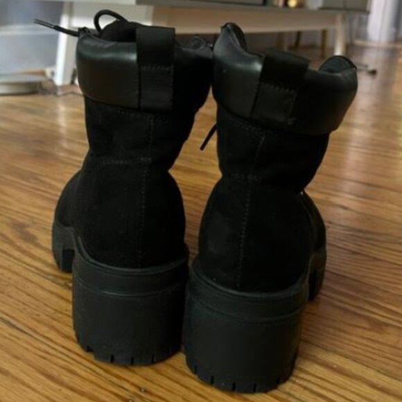 Forever 21 Women Black Suede Lace Up Combat Boots Lug Sole Padded Ankle Size 5.5 - Picture 3 of 6
